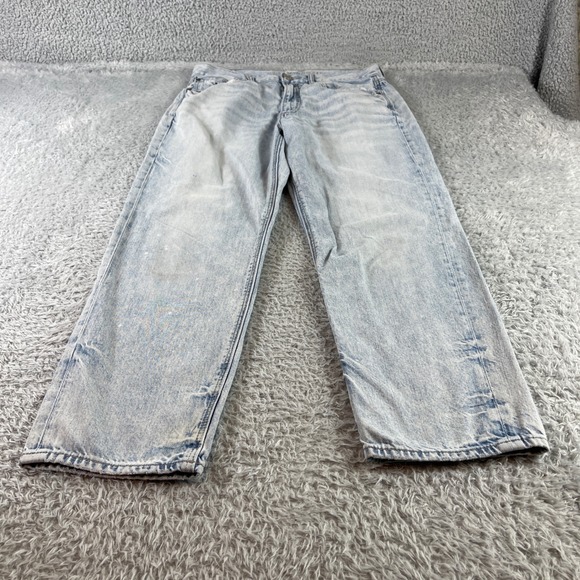 American Eagle Outfitters Denim - American Eagle Outfitters 90s Boyfriend Jeans Light Wash Distressed Size 8